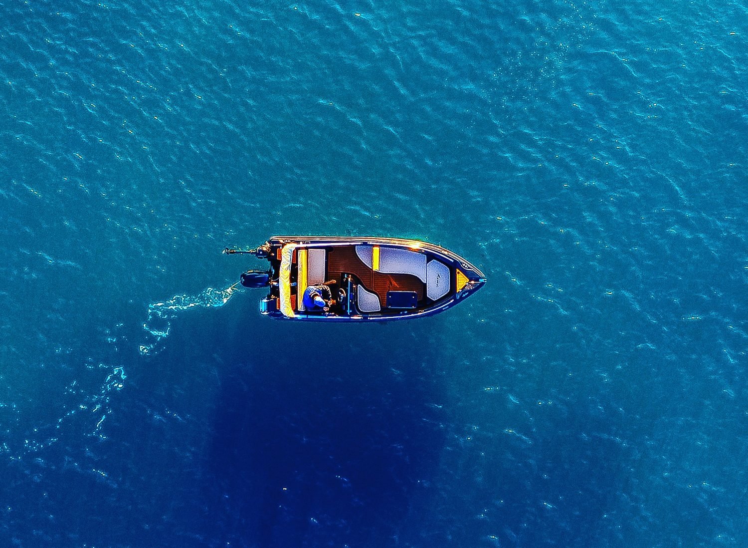 Rent A Boat without a navigation license in Santorini